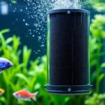le filtre à charbon actif purifie efficacement l'eau des aquariums d'eau douce en éliminant les toxines et impuretés pour un environnement sain et équilibré.